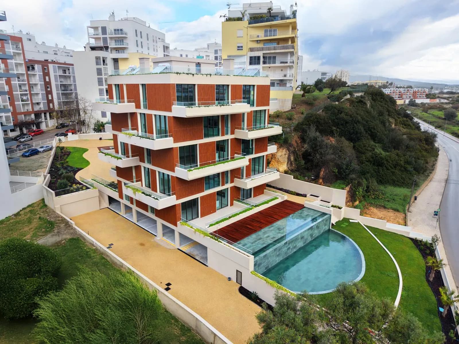 Vista aérea do empreendimento Quinta das Parreiras junto à Marina de Portimão