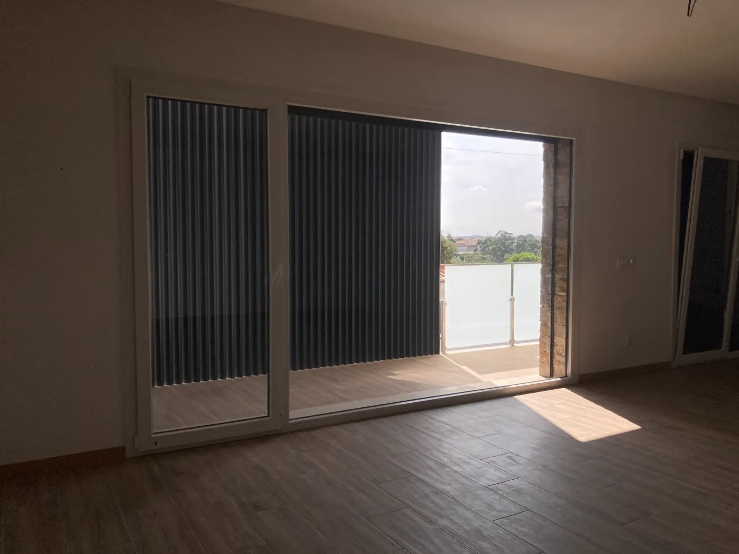 Moradia contemporânea V4 em Fátima — sala