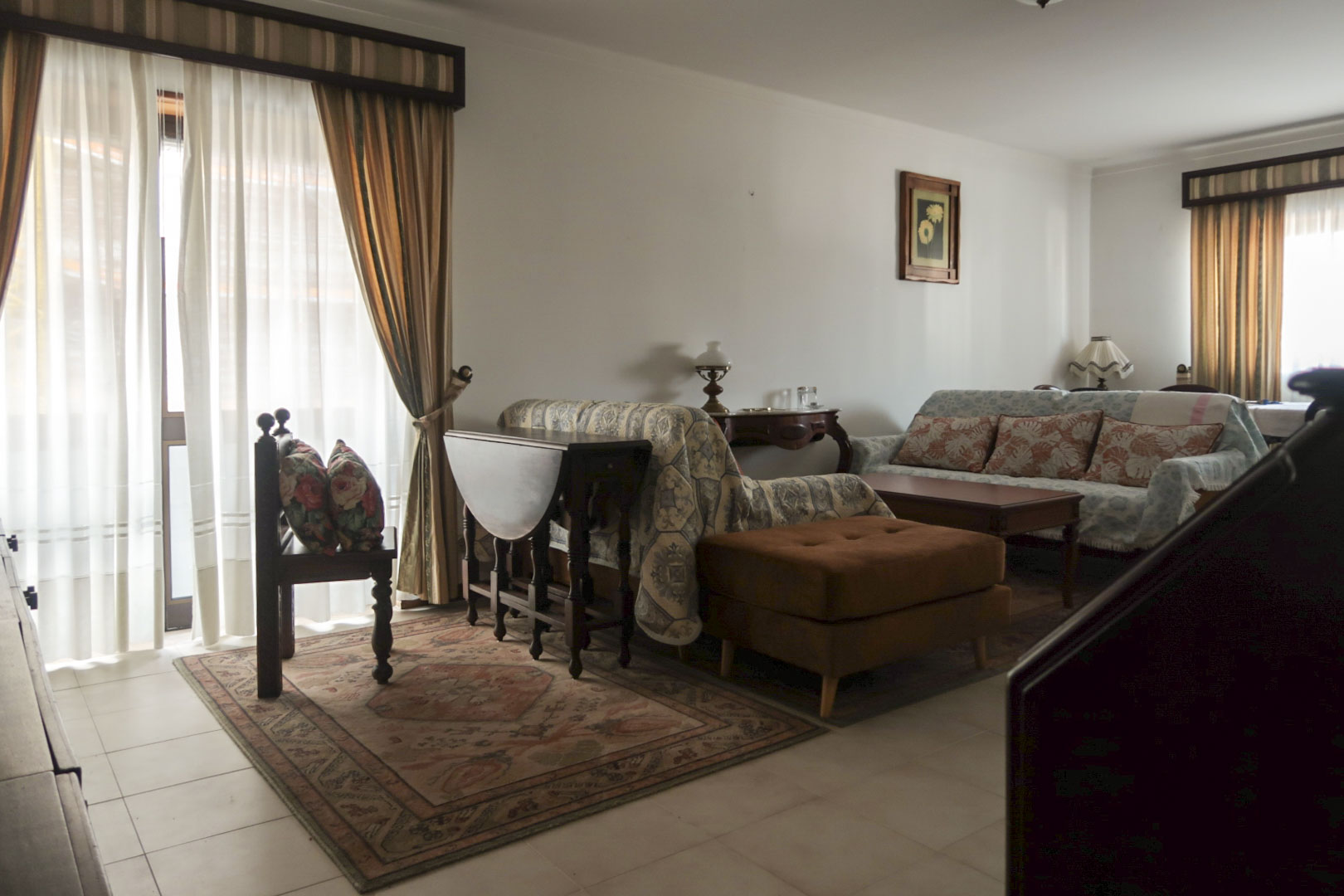 Apartamento T3 com grandes áreas - Av. Beato Nuno